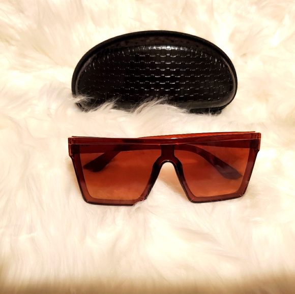 Fashion Sunglass Duo - Picture 3 of 4
